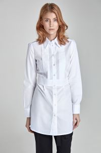 Modna przedłużana koszula z zakładkami HIT - biały - K19
