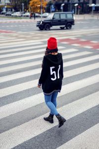 EM606 Luźny casualowy sweter narzutka czarny