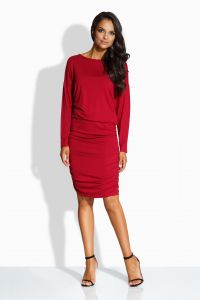 Elegancka_dopasowana_sukienka_bordo1